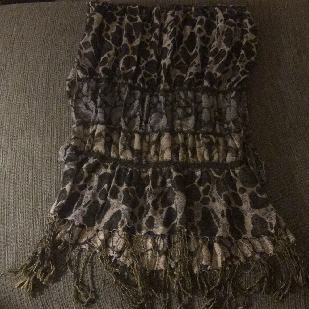 Long gathered animal prints scarf like new